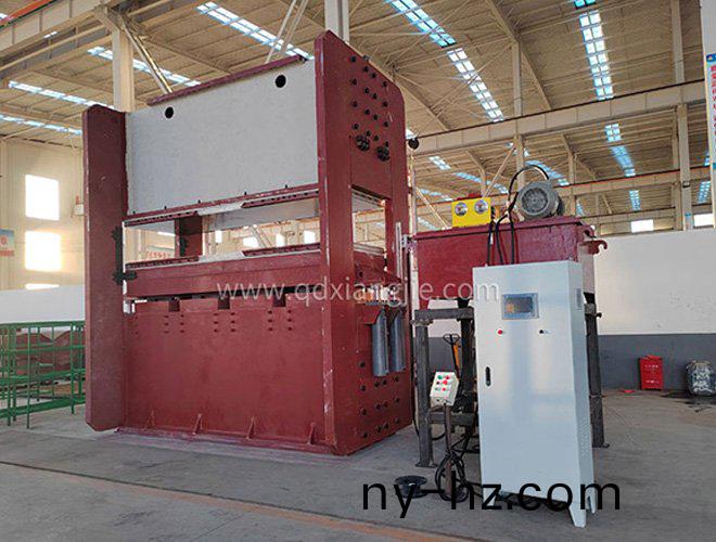 XLB-3500*1000側(cè)(ce)闆(ban)式(shi)硫(liu)化(hua)機