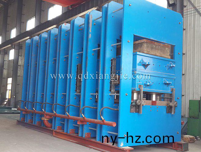 XLB-1800x8000框(kuang)式硫(liu)化(hua)機(jī)