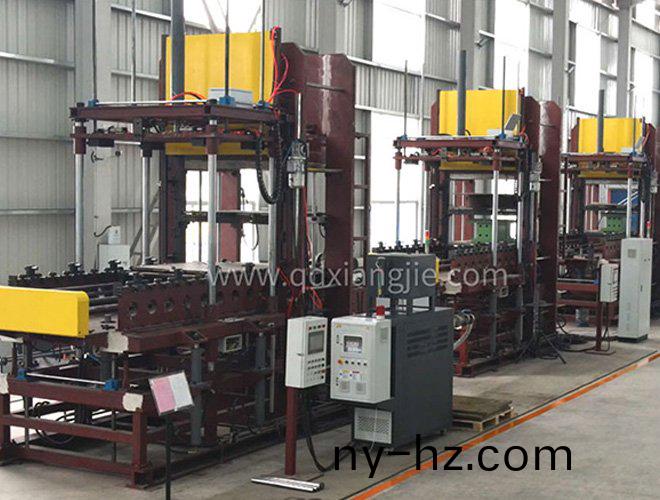 XLB-1250*1250/750T實(shí)心胎(tai)硫(liu)化機(jī)(ji)