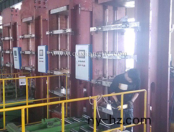 卡(ka)莫(mo)拉速(su)利達(dá)(da)實(shí)(shi)心(xin)胎(tai)硫化(hua)機(jī)